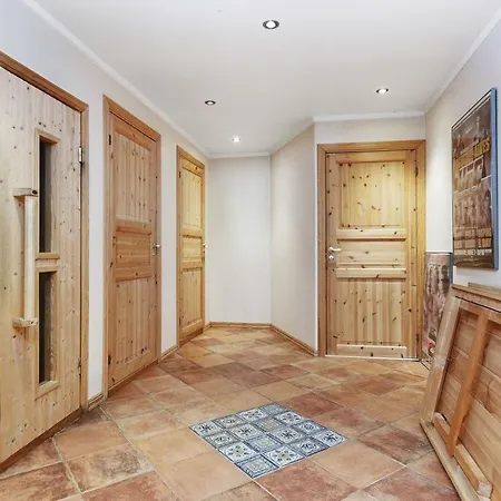 Feriehus Cave In, 5 Bedroom - 275m2 *